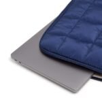 Funda de nailon con cremallera para portátil de 16" colores azul tormenta U Brands