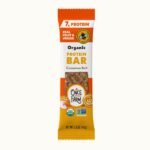Barras de proteína refrigeradas Once Upon A Farm, sabor rollo de canela,1.6 oz